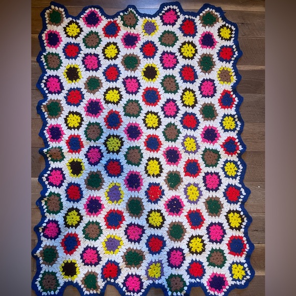 unbranded Other - Vintage Granny Crocheted Throw 63 x 45
